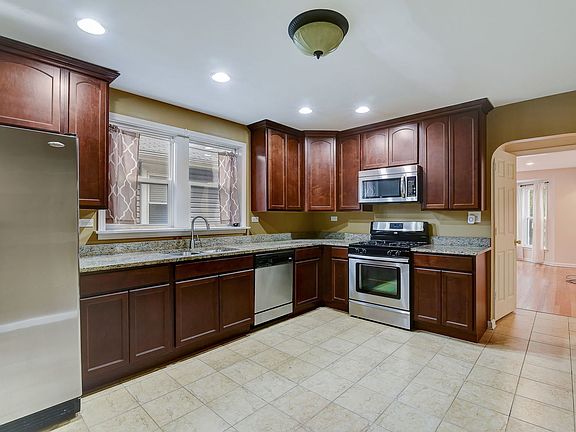 5th image of 3920 N Osceola Ave