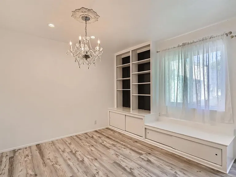 3253 Caminito Eastbluff — Photo 8