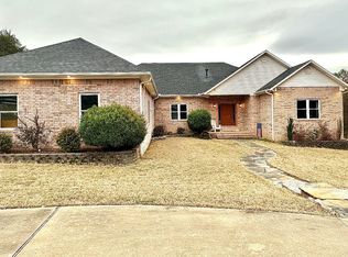 100 Walthall Rd, Russellville, AR 72802