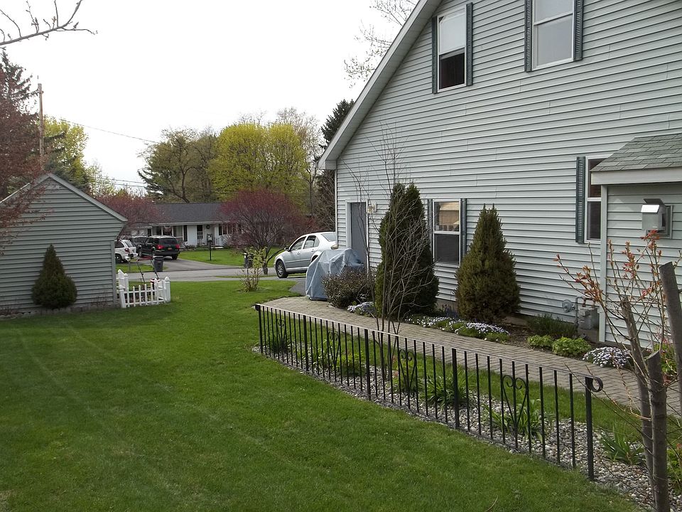 side yard/walkway/shed