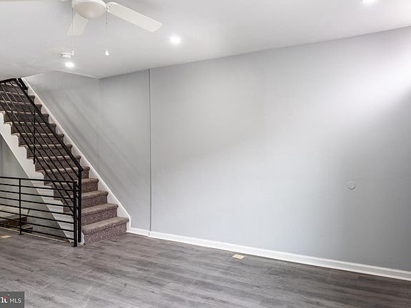 3rd image of 2323 Moore St