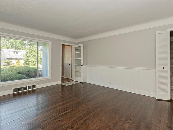 5th image of 1801 Beaconwood Ave