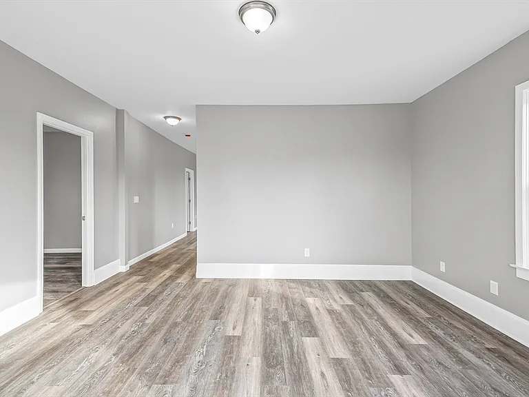 712 Eastern Ave #2 — Photo 9