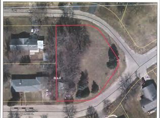 1407 Lakeview Dr, Tomah, WI 54660