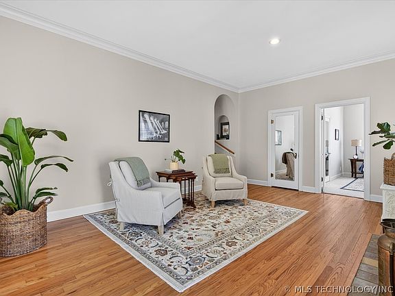 4th image of 1524 S Johnstone Ave