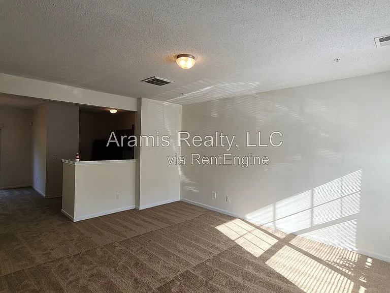 2847 Laurel Ridge Cir — Photo 5