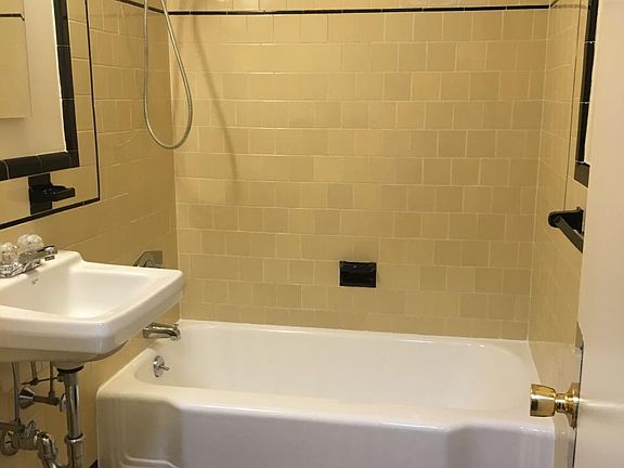 3rd image of 457 Washington St APT 3