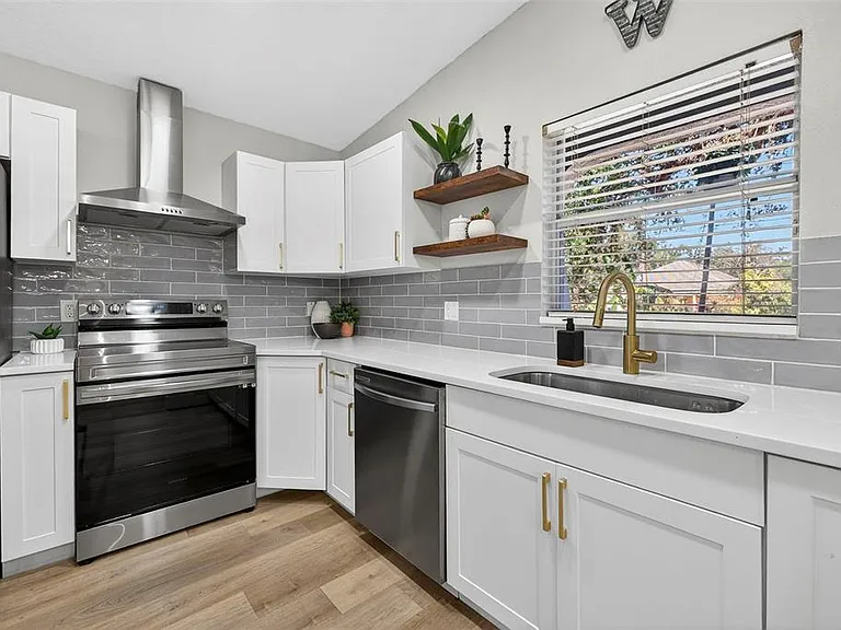 1909 E Henry Ave — Photo 15