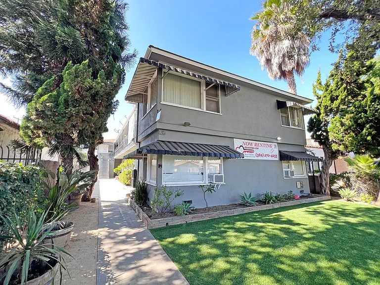 2247 Earl Ave — Photo 14