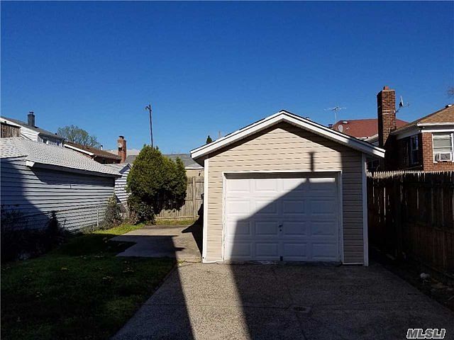 2nd image of 1709 Murray St