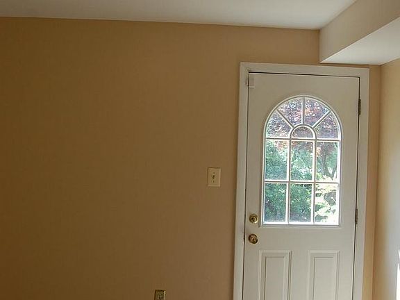 4th image of 3610 Heritage Ln