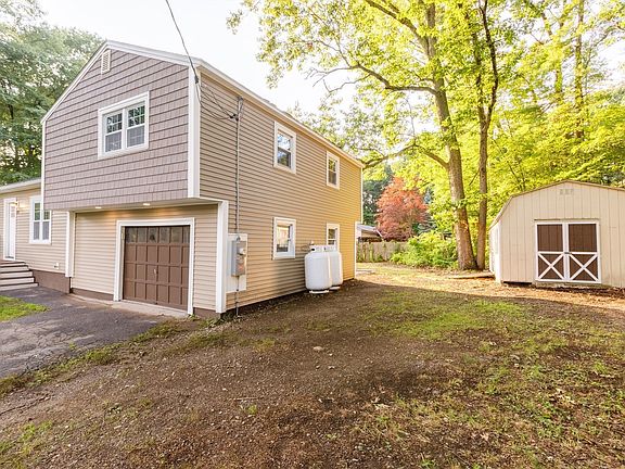 3rd image of 22 Lakeside Ave