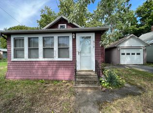 319 Riverbend Rd, Troy, NY 12182