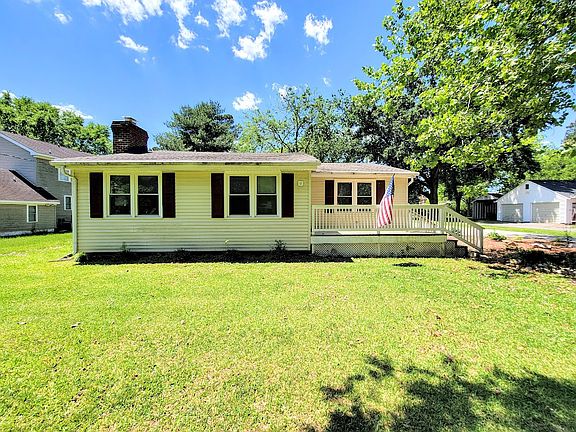 3rd image of 316 Carawan Ln