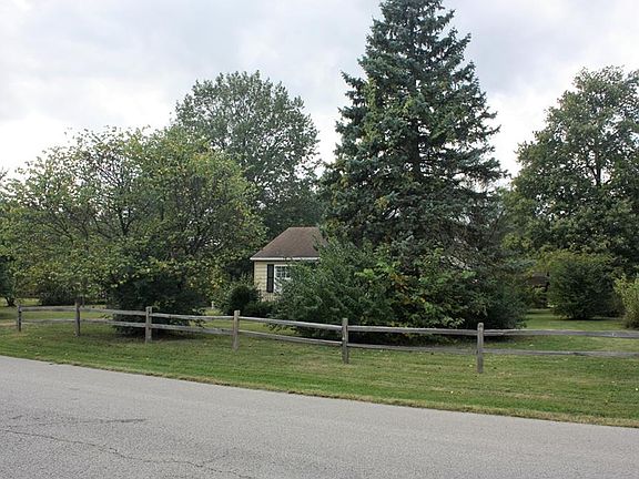 2nd image of 3610 N Leland Ave