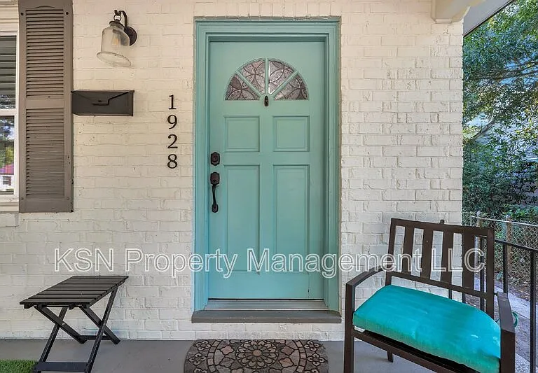 1928 Hawthorne St — Photo 8