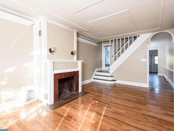 3rd image of 25 Franklin Ave