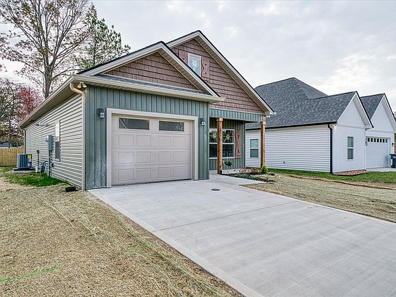 3rd image of 1603 Daly Dr