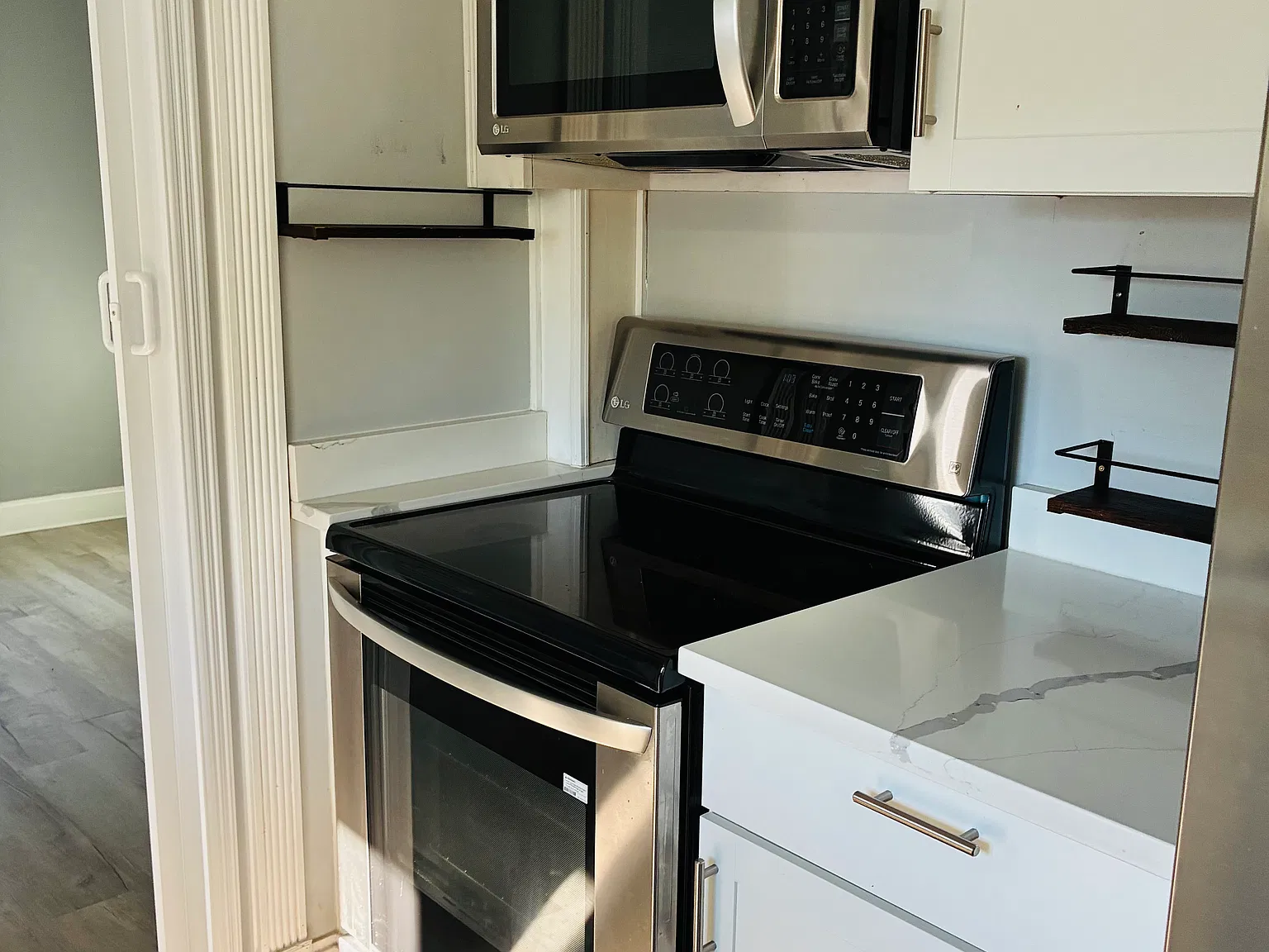 3 bed, 1080 sqft, $2,250 — Photo 4