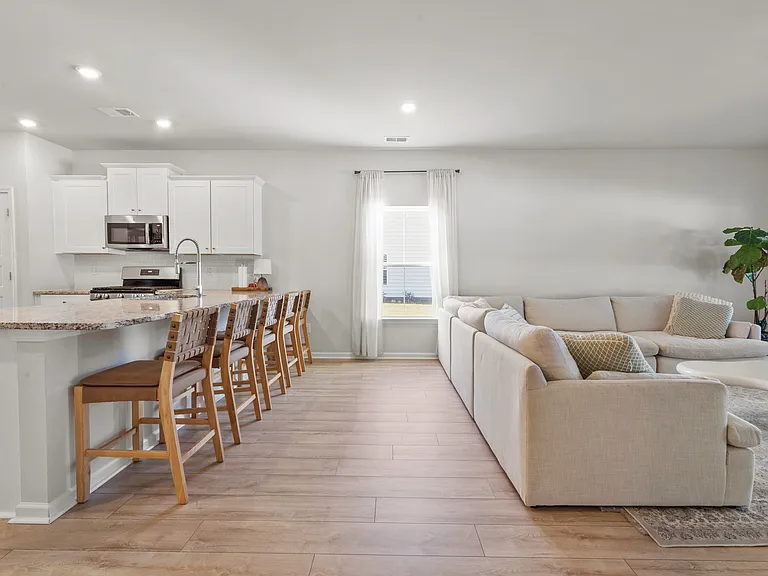 9060 Island Shore Ave — Photo 4