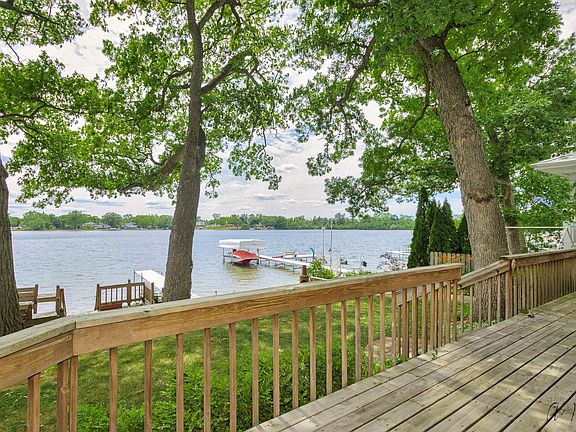 2nd image of 33736 N Lake Shore Dr
