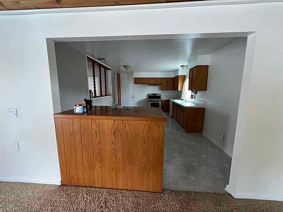 5th image of 26340 Cornell St