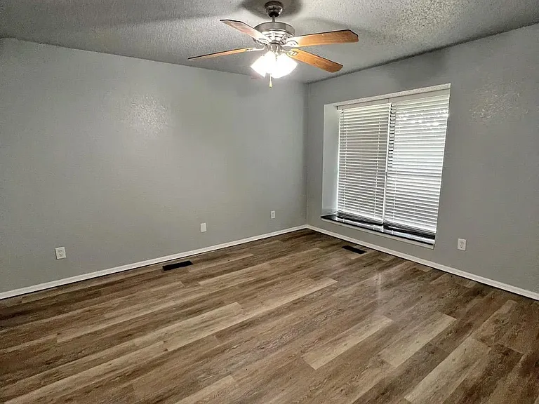 7215 Driftwood Dr — Photo 9
