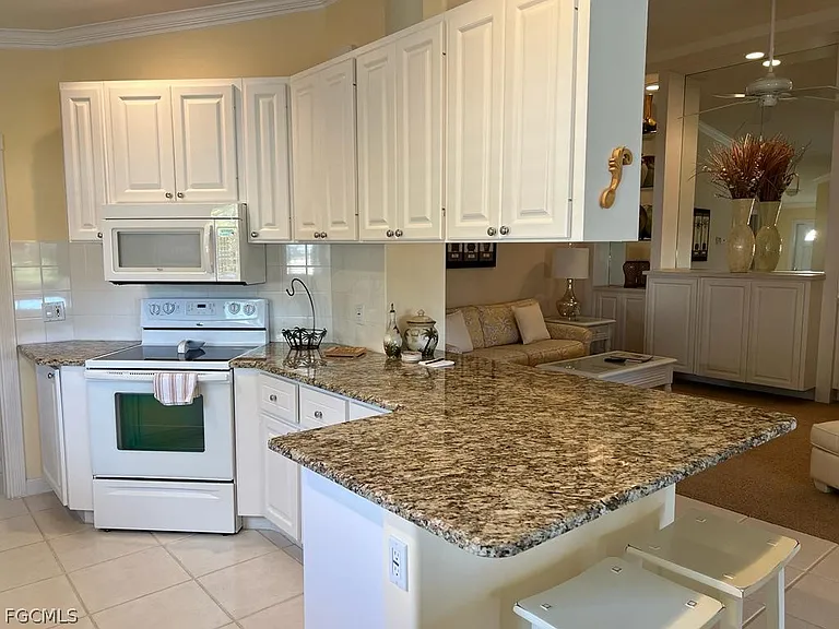 3013 Futuna Ln — Photo 8