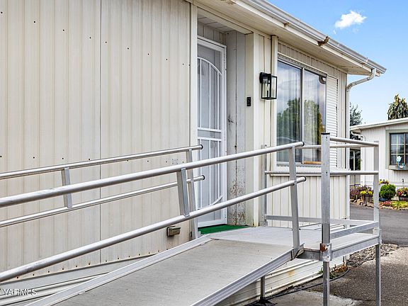 3rd image of 802 N 40th Ave Unit 54