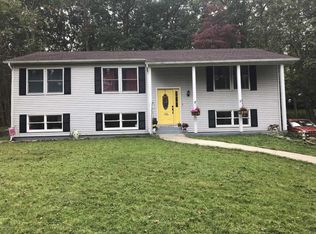 186 Gold Key Rd, Milford, PA 18337