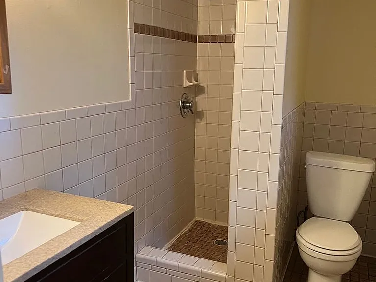 1212 Willard St — Photo 8