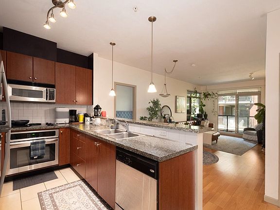 3rd image of 200 Capilano Rd #202