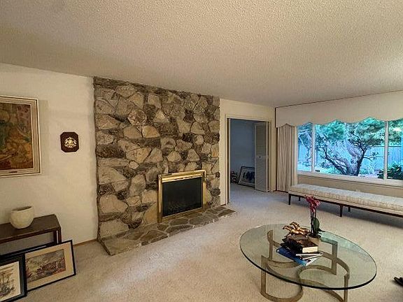 4th image of 1319 Murchison Dr