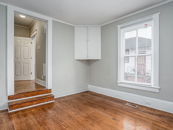 2nd image of 222 Willow St