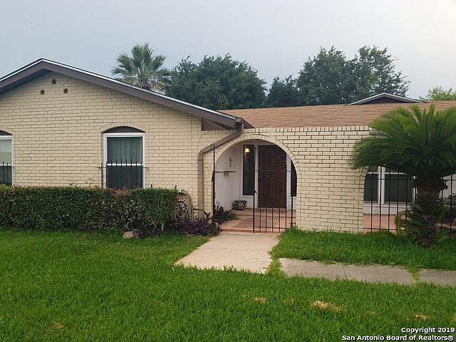 1st image of 202 Meadow Bend Dr