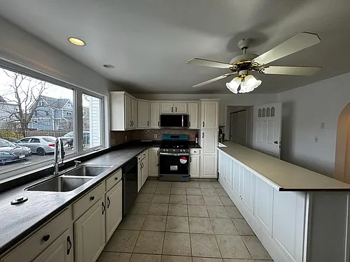 131 Webster St #1 Photo 1