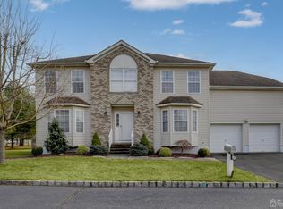 6 Fitzgerald Pl, Old Bridge, NJ 08857