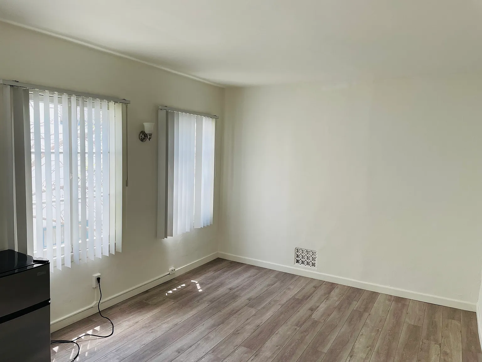 10809 Lindbrook Dr — Photo 3