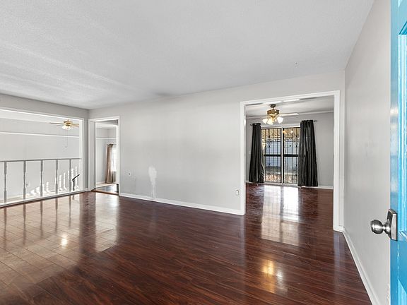 4th image of 279 Cathy Jo Dr