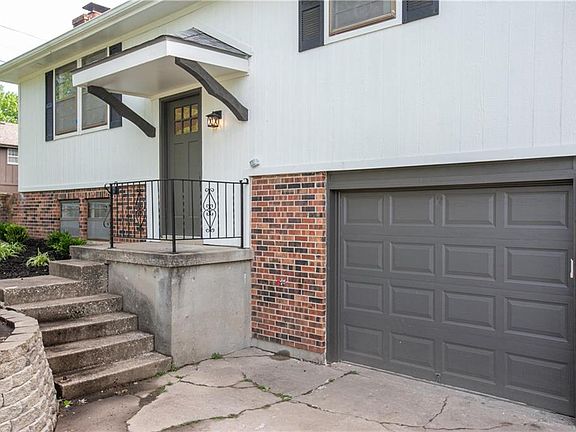 2nd image of 1603 Chapel Ln