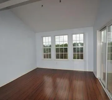 1038 Sparrow Way — Photo 9