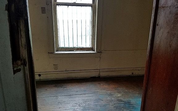4th image of 3250 W Congress Pkwy
