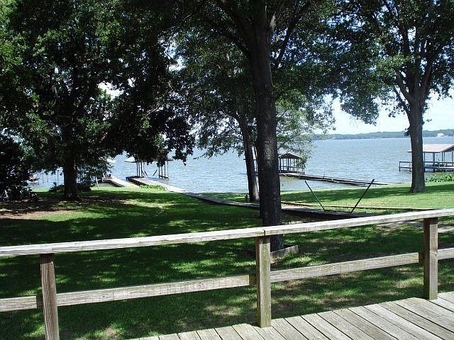 1st image of 18511 Marina Dr