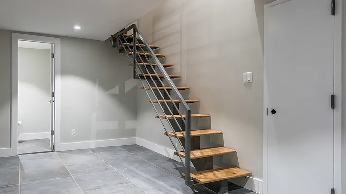 Rented by Nooklyn NYC LLC | media 18