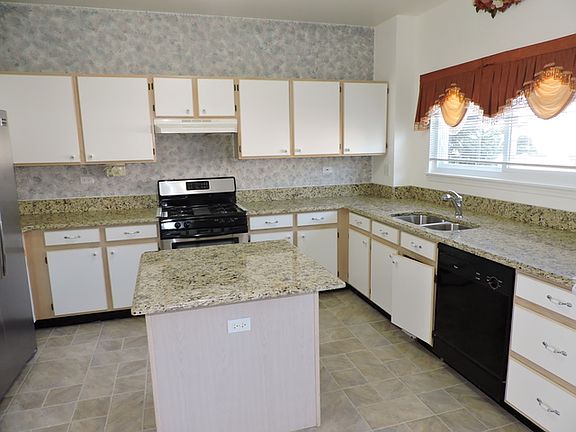 4th image of 361 Blackfoot Dr
