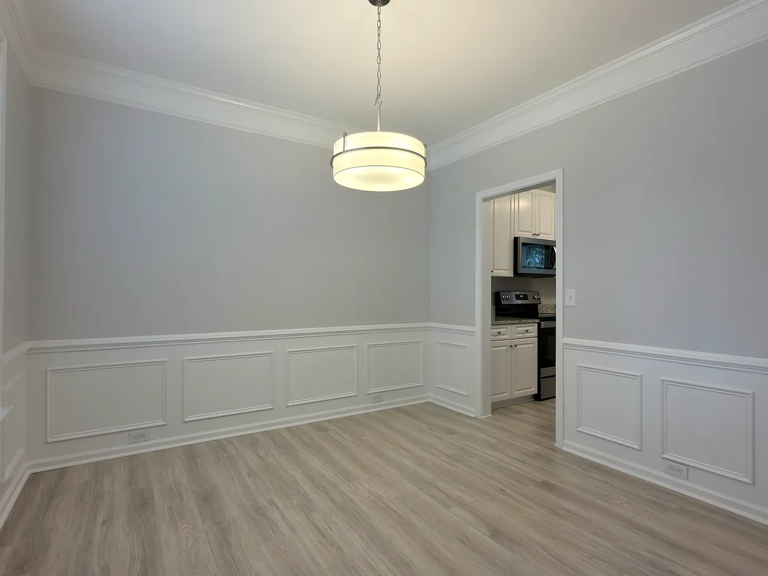 412 Woodruff Lake Way — Photo 2