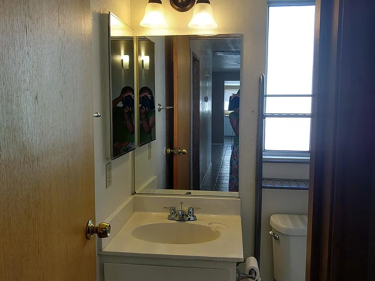513 E Rolly St — Photo 3