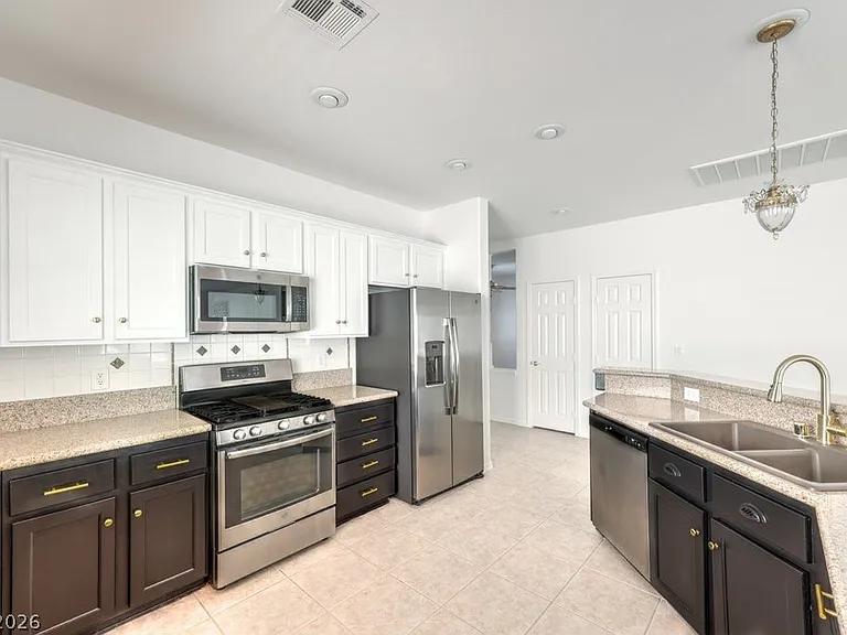 5389 Progresso St — Photo 10