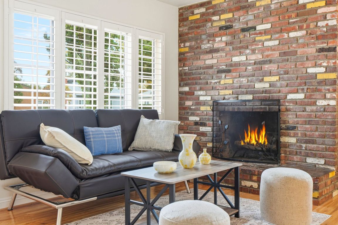 next background image