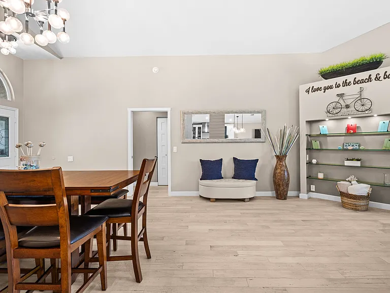 3370 Yonge Ave — Photo 6
